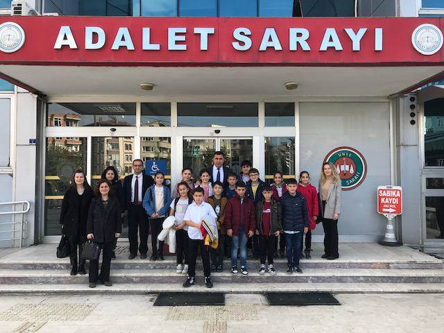 BİLGİ EVİ ÖĞRENCİLERİ ÜNYE ADALET SARAYI’NI GEZDİ